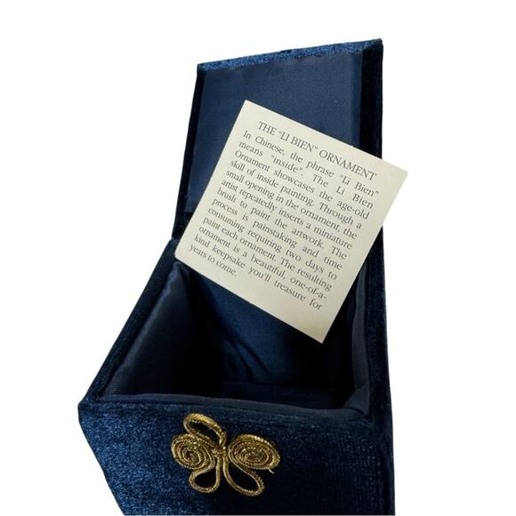 Vintage Li Bien Peace on Earth 2005 Pier 1 Dove Reverse Painted Glass Ornament - Picture 5 of 6